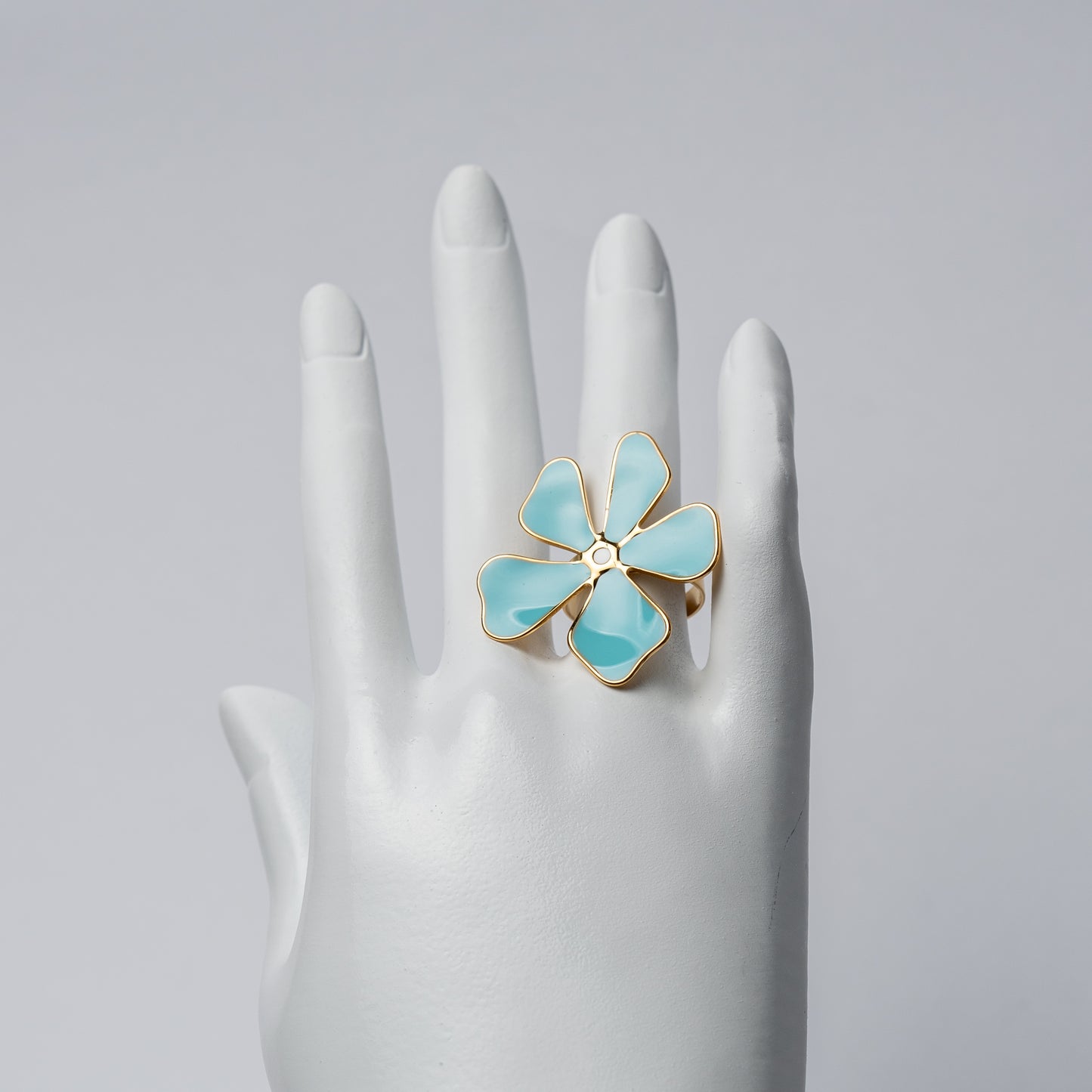 Anillo Flor de Mar Elegancia Floral Y Modernidad